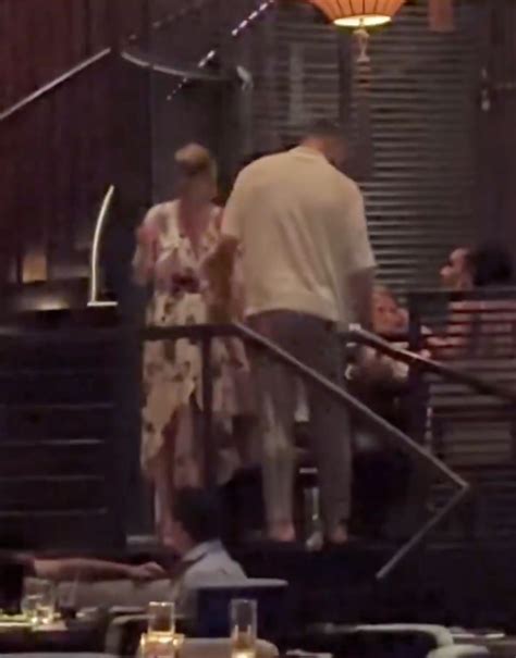taylor swift and travis kelce singapore